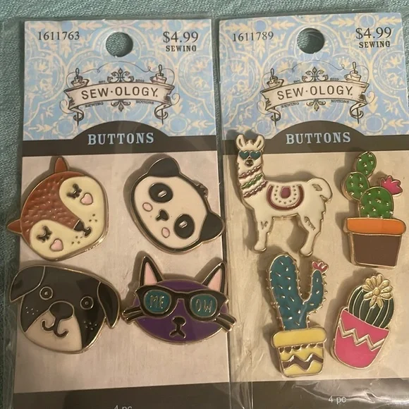 Button and pin bundle - Picture 8 of 9